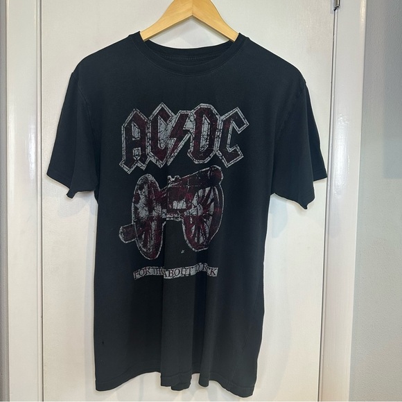 Rockware Other - AC/DC Y2K Band T-Shirt. Black. Size: Medium.
100% Cotton.